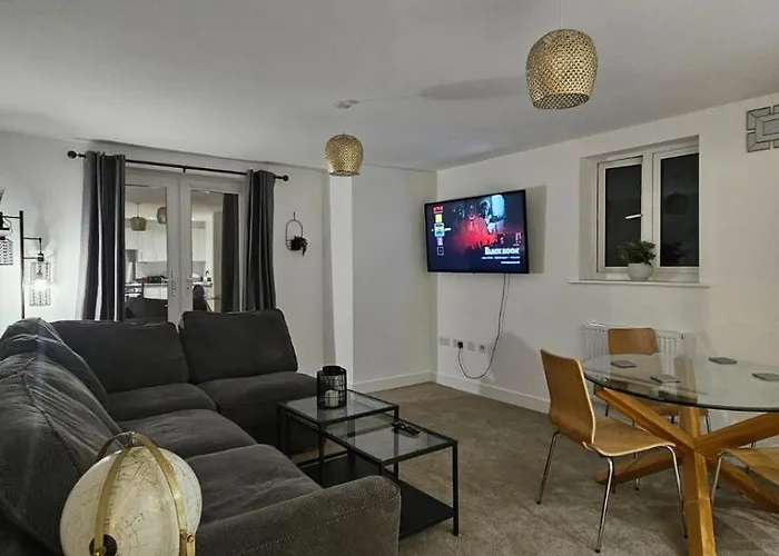 Luxe 2 Bed דירה *