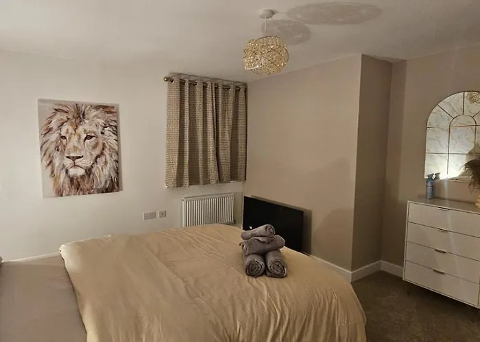 Luxe 2 Bed דירה לידס