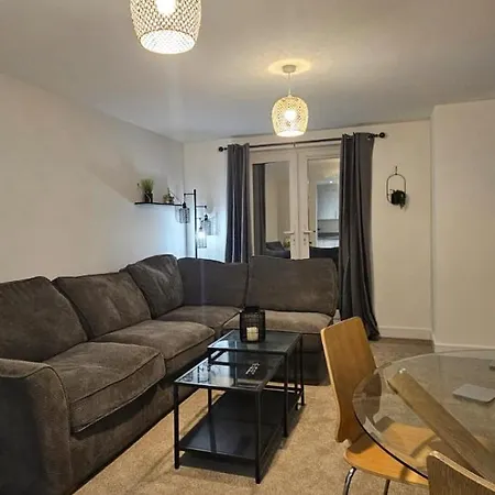 Luxe 2 Bed Leeds (West Yorkshire)